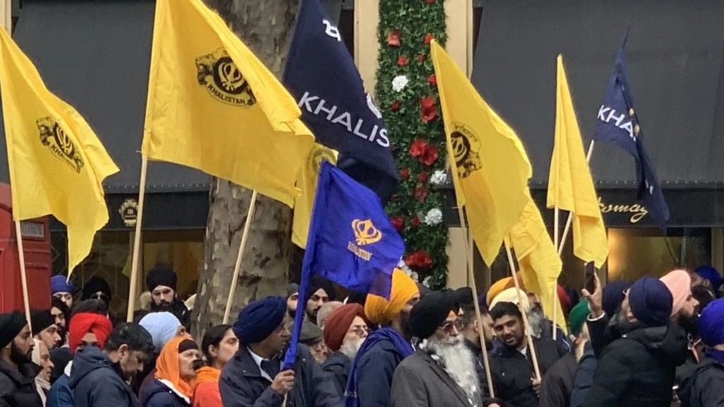 <div class="paragraphs"><p>Pro-Khalistan supporters protesting in front of the Indian High Commission on Wednesday, 22 March, in London for the second time in the last week.</p></div>
