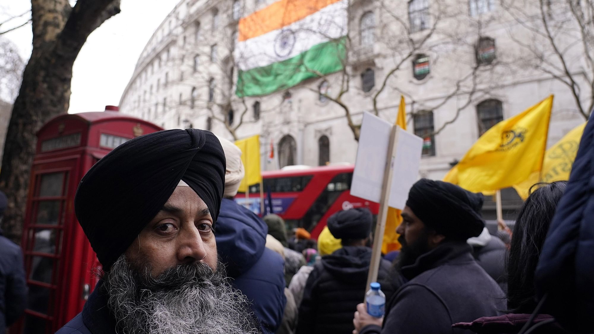 <div class="paragraphs"><p>Pro-Khalistan protesters in front of the Indian High Commission building in London on Wednesday, 22 March.&nbsp;</p></div>