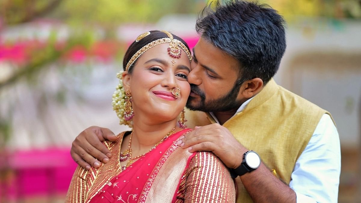 Pics: Swara Bhasker Dresses up as a Telugu Bride for Carnatic Musical Evening