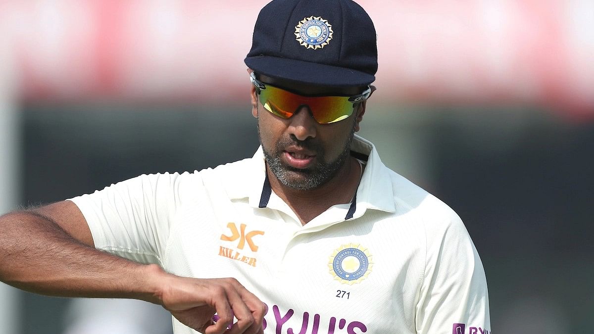 <div class="paragraphs"><p>R Ashwin has beaten James Anderson to take over the number one spot in the ICC's Test bowling rankings.</p></div>