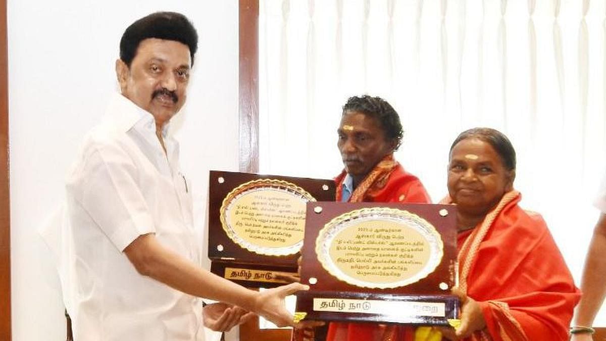<div class="paragraphs"><p>After the historic win of <em>The Elephant Whisperers</em> at the Oscars 2023, Tamil Nadu Chief Minister MK Stalin met the indigenous couple who starred in the documentary.</p></div>