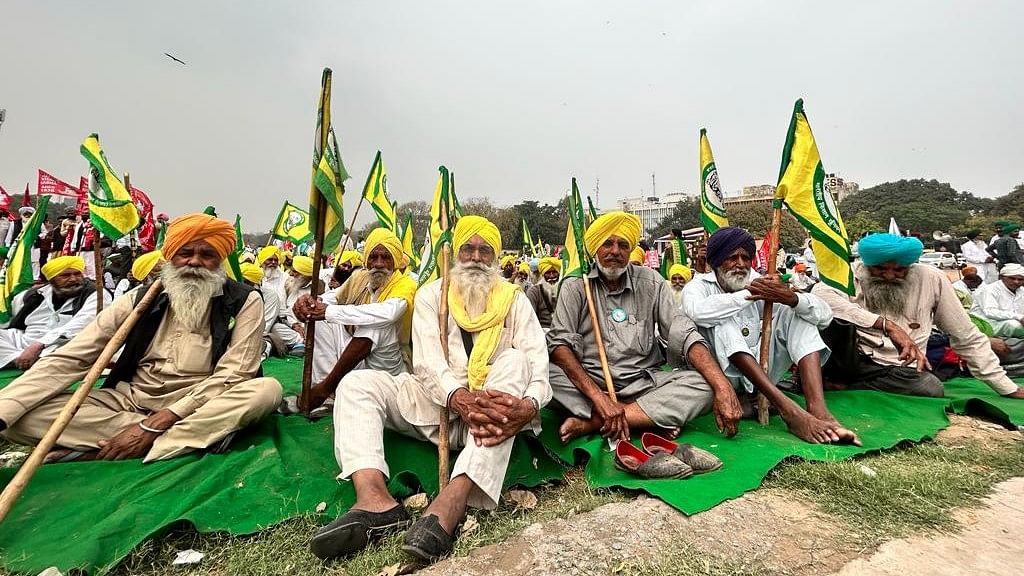 In Photos | Farmers Throng Delhi's Ramlila Maidan for Kisan Mahapanchayat
