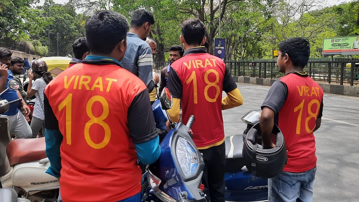 IPL 2023: Bengaluru transitioned into a cloning hub on 26 March, as RCB fans embraced Virat Kohli's 'homecoming'.