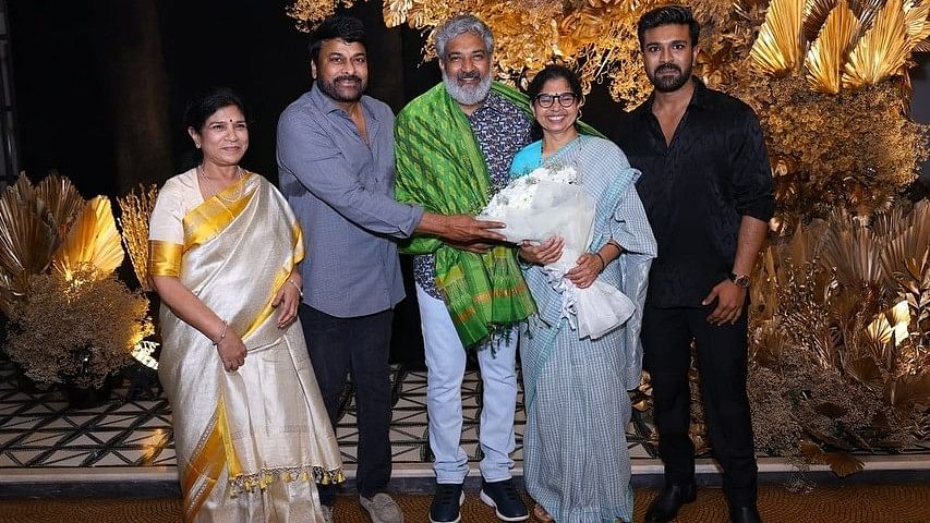 <div class="paragraphs"><p> SS Rajamouli &amp; MM Keeravani are honoured by Chiranjeevi.&nbsp;</p></div>