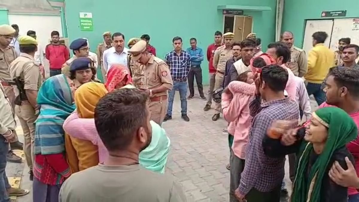 'Can't Fight Them': UP Girl Dies by Suicide, Note Accuses 4 Men of Harassment