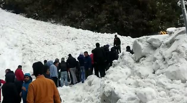 <div class="paragraphs"><p>At least six people have died, while 11 others were injured&nbsp;after a major avalanche hit the Nathula&nbsp;area of Sikkim on Tuesday, 4 April.</p></div>