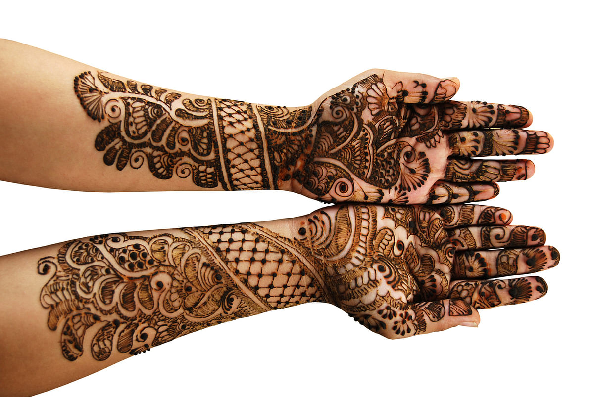 Eid Mehndi Designs 2023: Check out the list below for both hands and feet.
