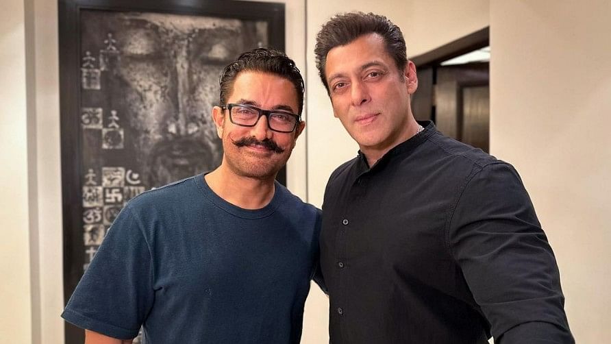 Salman Khan And Aamir Khan Ring In Eid Together; Wish ‘Chand Mubarak’