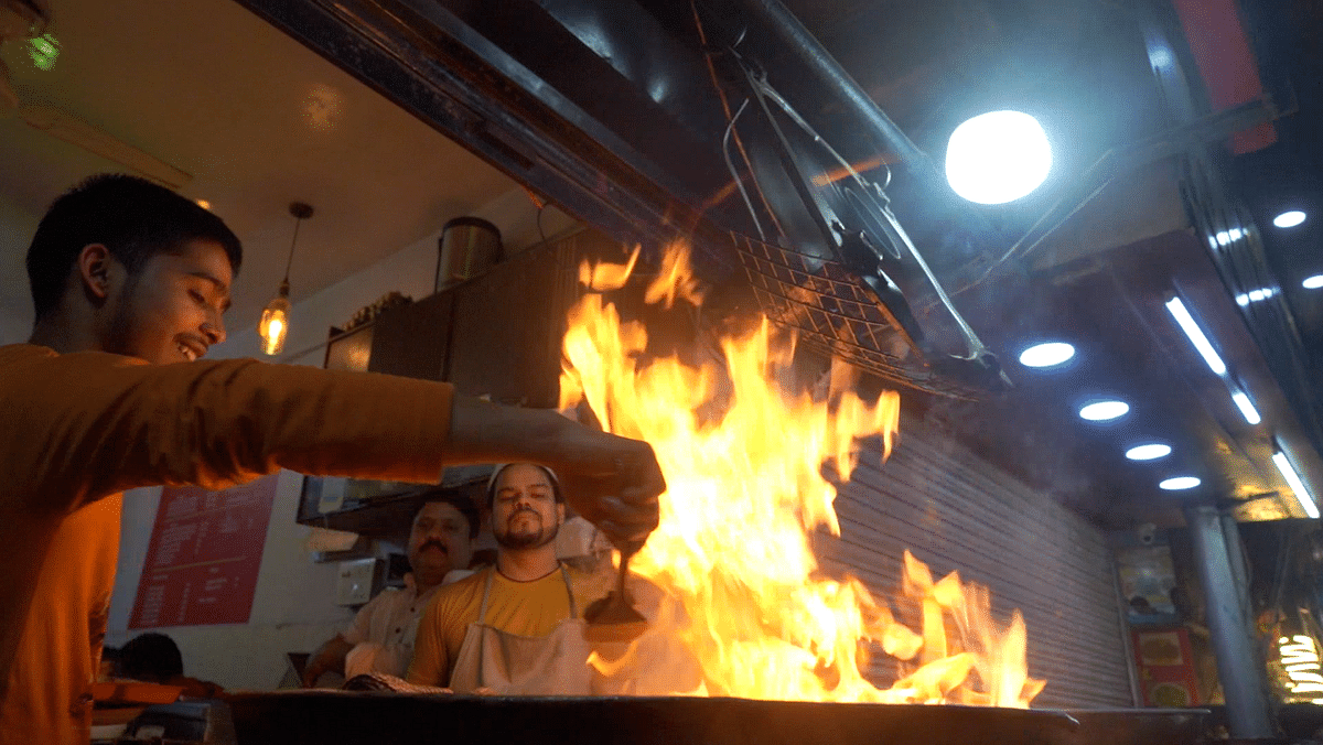 Even after 2 am, Zakir Nagar is lively, beautifully lit, and buzzing with people who come here to enjoy their food.