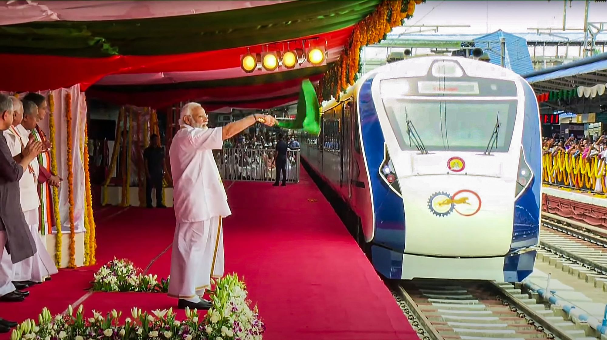 <div class="paragraphs"><p>Prime Minister Narendra Modi flagged off the Thiruvananthapuram Central-Kasaragod Vande Bharat Express train during a ceremony, in Kerala's Thiruvananthapuram on Tuesday, 25 April.</p></div>