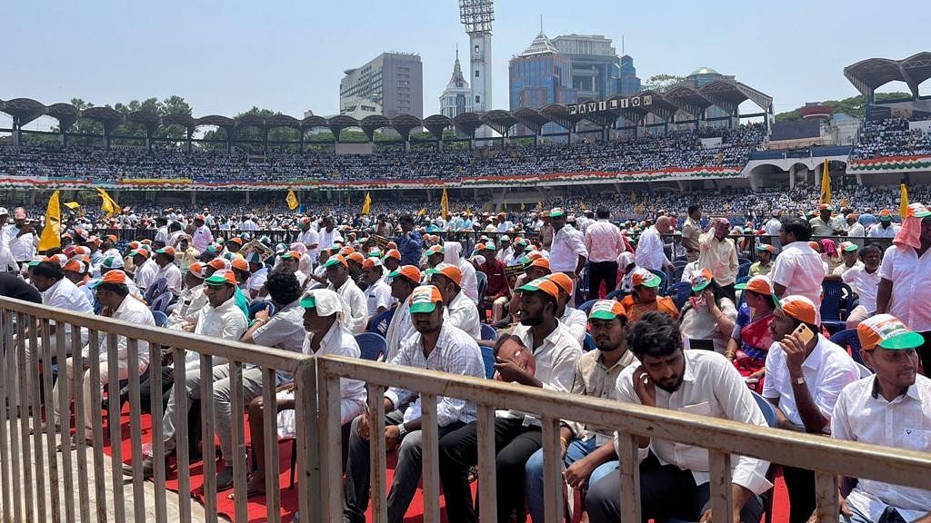 <div class="paragraphs"><p>As Congress government is set to swear in on 20 May, thousands of party workers flood Kanteerava Stadium to attend the oath taking ceremony.</p></div>
