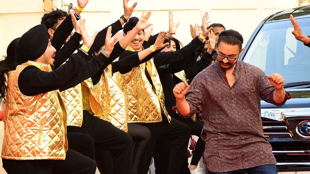 <div class="paragraphs"><p>Aamir Khan breaks into Bhangra at&nbsp;<em>Carry On Jatta 3</em> trailer launch.</p></div>