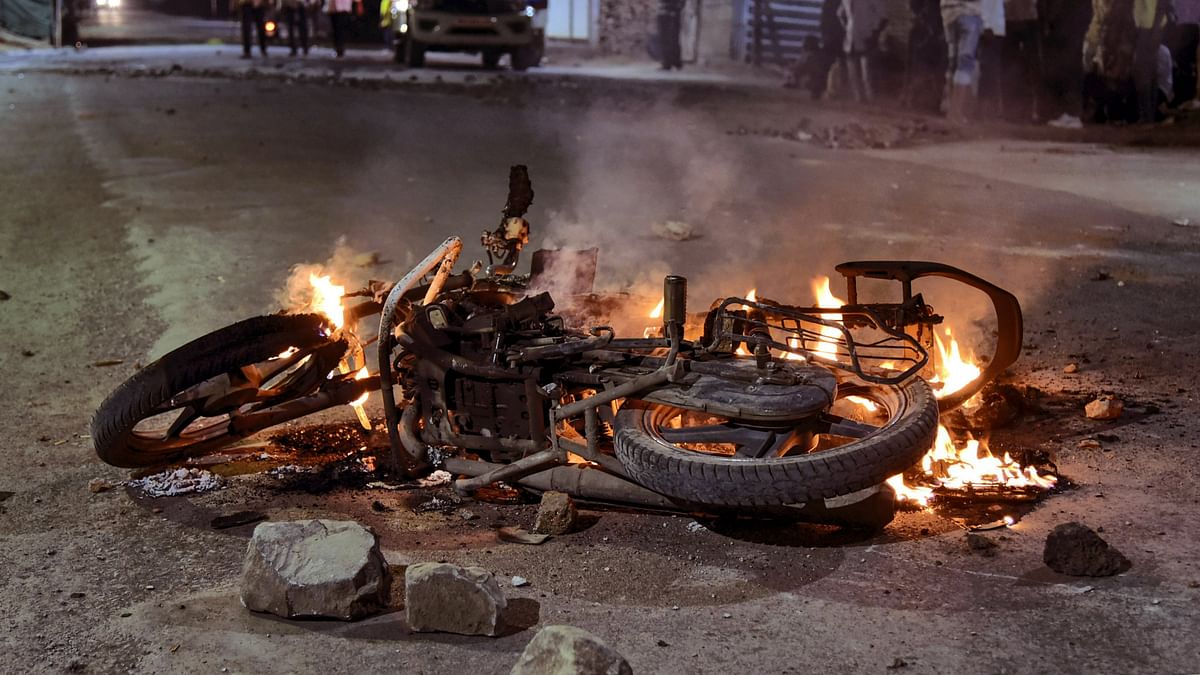 1 Dead, Hundreds Held: Uneasy Calm in Maharashtra's Akola After Communal Clashes
