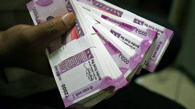 <div class="paragraphs"><p>The RBI has directed banks to start taking ₹2,000 notes for exchange with lower denomination one from 23 May. </p></div>