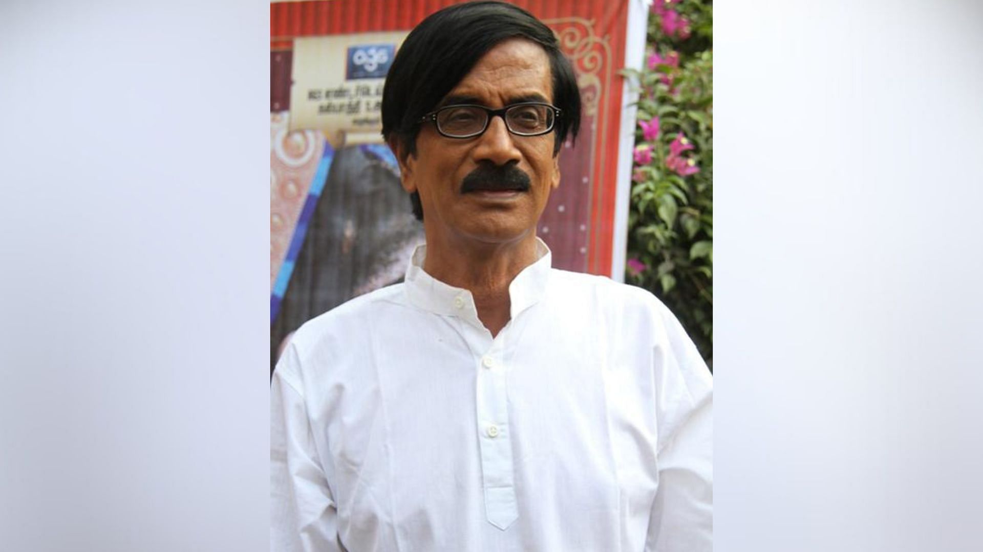 <div class="paragraphs"><p>Tamil Actor-Director Manobala Dies At 69; Rajinikanth &amp; Others Pay Tribute</p></div>