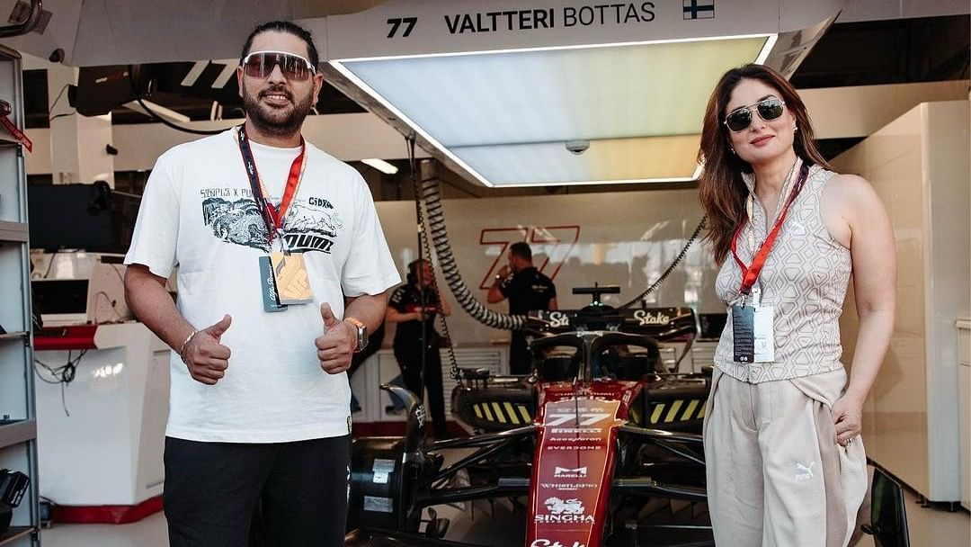 <div class="paragraphs"><p>Kareena Kapoor and Yuvraj Singh at Monaco for F1 practice race.</p></div>