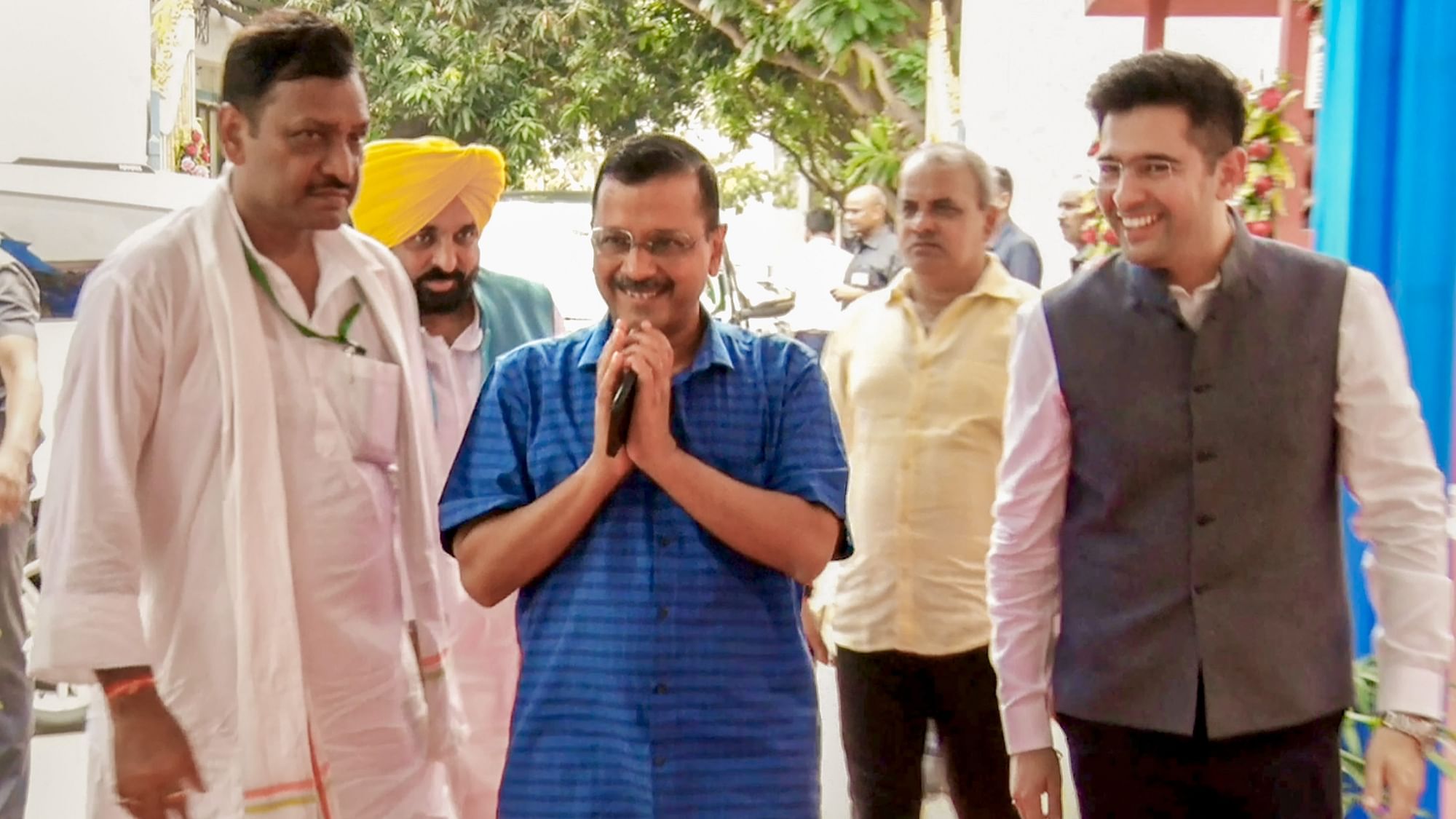 <div class="paragraphs"><p>Delhi CM Arvind Kejriwal arriving for the Patna Opposition meet with party leader Raghav Chadha.&nbsp;</p></div>