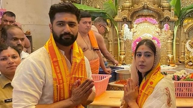 <div class="paragraphs"><p>Vicky Kaushal and Sara Ali Khan visit Siddhivinayak Temple in Mumbai.</p></div>