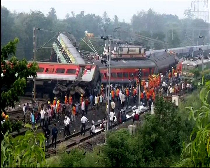 Two people who survived the Odisha train accident recollect similar tales of horror, suffering, and heroism. 
