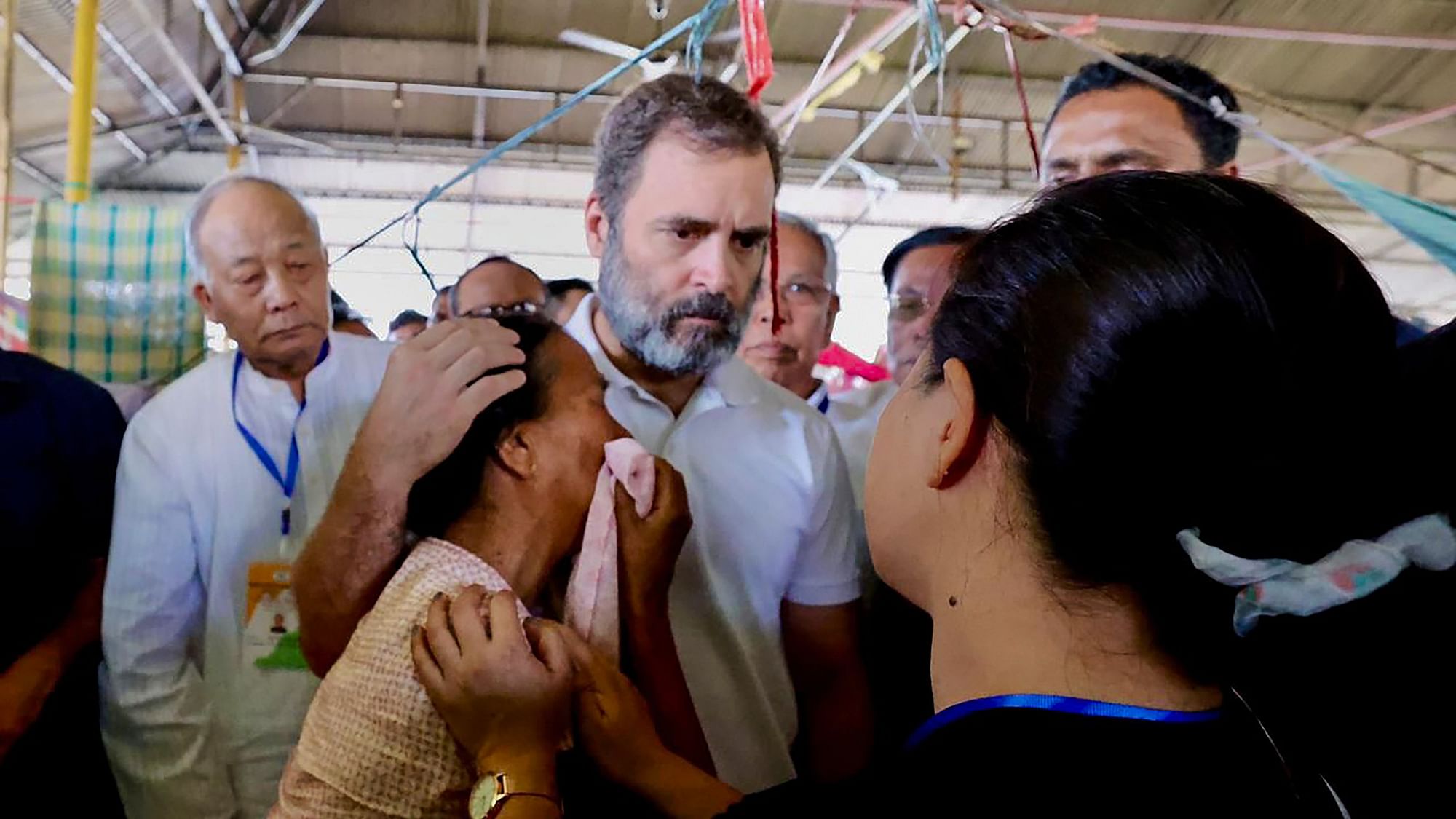 <div class="paragraphs"><p>'Appeal Govt to Improve Facilities in Relief Camps': Rahul Gandhi in Manipur</p></div>