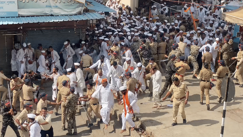 <div class="paragraphs"><p>Watch: Pandharpur 'Warkaris' Clash With Police in&nbsp; Maharashtra, Pune During Annual Yatra</p></div>