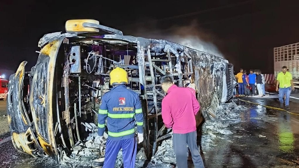 <div class="paragraphs"><p>At least 25 people have died and eight were injured after a private bus caught fire at Samruddhi Mahamary expressway in Maharashtra’s Buldhana district in the wee hours of Saturday, 1 July.</p></div>