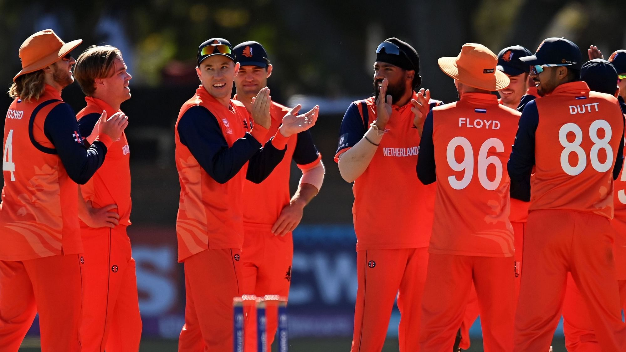 <div class="paragraphs"><p>Bas de Leede of Netherlands celebrates the wicket of George Munsey of Scotland during the ICC Men's Cricket World Cup Qualifier Zimbabwe 2023 Super 6 match between Scotland and Netherlands at Queen’s Sports Club on July 06, 2023 in Bulawayo, Zimbabwe.</p></div>