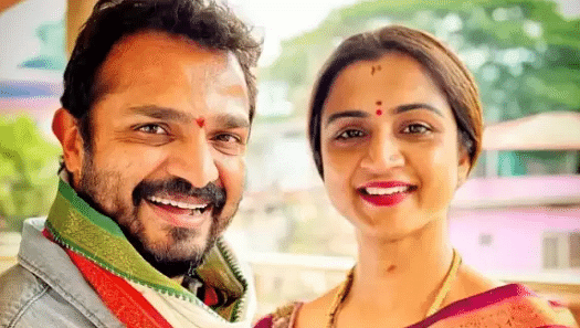 <div class="paragraphs"><p>Kannada actor Vijay Raghavendra's wife, Spandana, died after she suffered a heart attack at a hospital in Bangkok, according to media reports.</p></div>