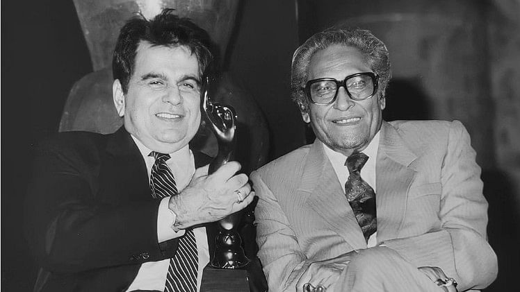 <div class="paragraphs"><p>Ashok Kumar gave the biggest acting lesson to Dilip Kumar.</p></div>
