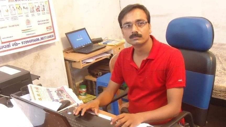 <div class="paragraphs"><p>Vimal Kumar Yadav was a journalist working for the Dainik Jagran newspaper.</p></div>