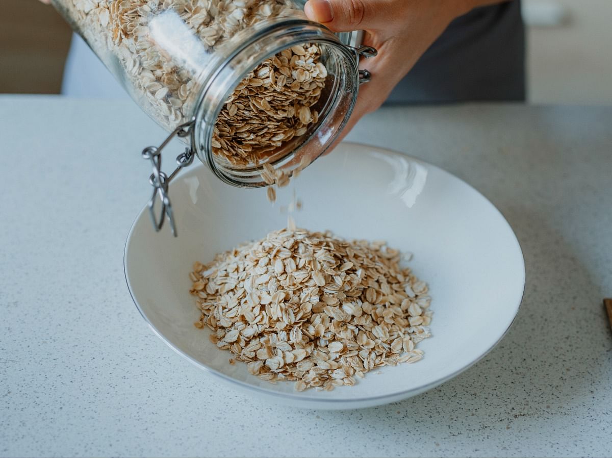 <div class="paragraphs"><p>Know the benefits of consuming oats</p></div>