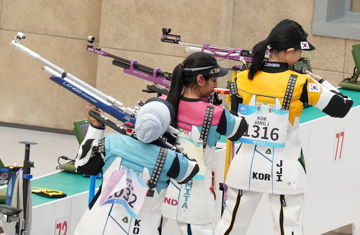 Ramita and Mehuli will be seen in action later today in the final of the women's individual 10m air rifle event.