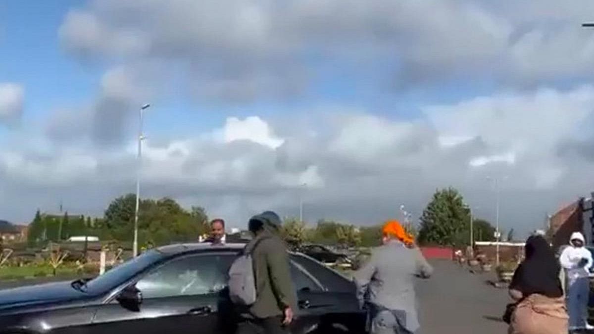 Indian Envoy Stopped From Entering Scotland Gurudwara by Khalistani Extremists