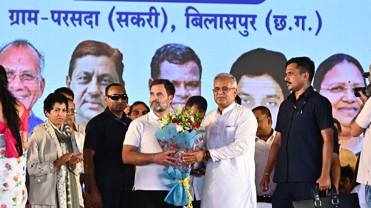 <div class="paragraphs"><p>Congress Leader Rahul Gandhi and Chhattisgarh CM Bhupesh Baghel in Bilaspur.</p></div>