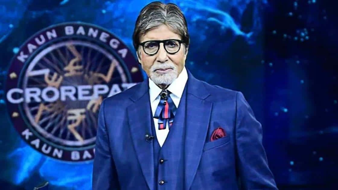 <div class="paragraphs"><p>Amitabh Bachchan on the sets of <em>Kaun Banega Crorepati</em>.</p></div>