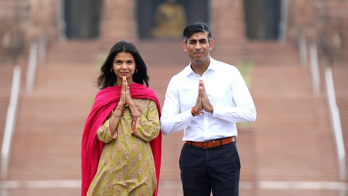 In Photos: UK PM Rishi Sunak, Wife Akshata Murthy at Delhi's Akshardham Temple