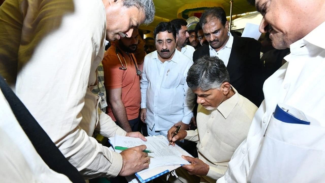 <div class="paragraphs"><p>Former Andhra Pradesh Chief Minister and Telugu Desam Party (TDP)&nbsp;leader N Chandrababu Naidu was arrested by the Andhra Pradesh Criminal Investigation Department (CID) on Saturday morning, 9 September, in connection with alleged corruption case.</p></div>