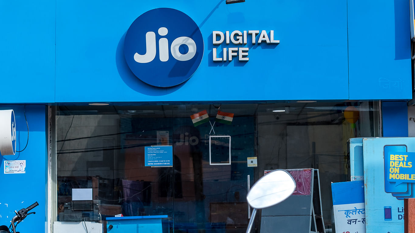 <div class="paragraphs"><p>Reliance Jio AirFiber will be launched in India tomorrow on 19 September 2023. Details here.</p></div>