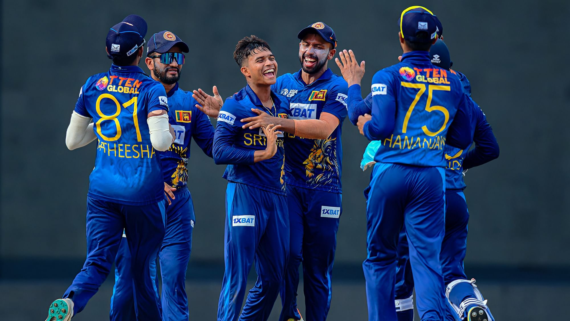 <div class="paragraphs"><p>India vs Sri Lanka: Dunith Wellalage Shines For SL, India Bowled Out for 213</p></div>