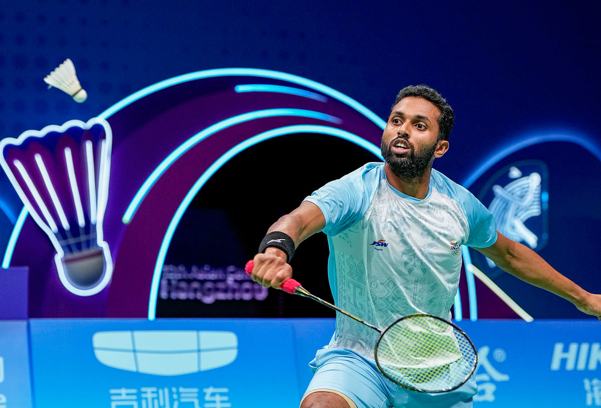 Playing with an injury, HS Prannoy fought hard but lost his semi-final 16-21, 9-21 to China's Li Shifeng