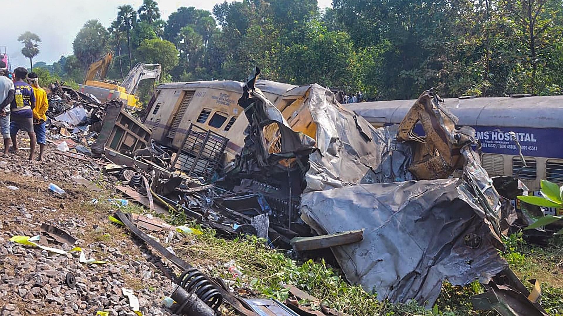 <div class="paragraphs"><p>Wreckage of derailed coaches of two passenger trains after their collision on Sunday in Vizianagaram district</p></div>