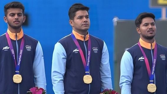 <div class="paragraphs"><p>Indian men's compound team wins gold&nbsp;</p></div>