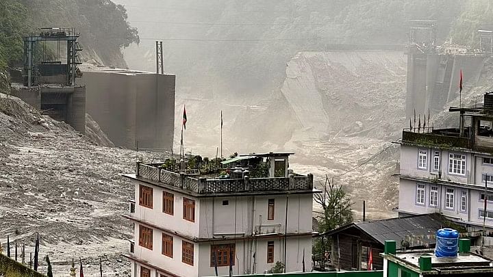 <div class="paragraphs"><p>Massive flash floods hit the northeastern state of Sikkim on Wednesday, 5 October, causing massive destruction with at least 14 people declared dead, and over 100 missing. Several reports state the floods unfolded after  a cloud burst over the South Lhonak Lake in northern Sikkim.</p></div>