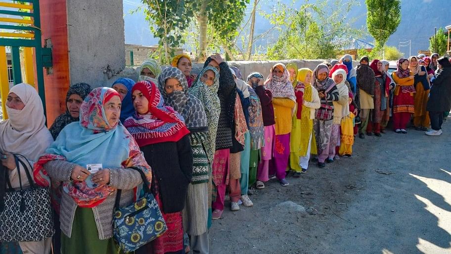 <div class="paragraphs"><p>Women in line to vote in the Ladakh council election.&nbsp;</p></div>