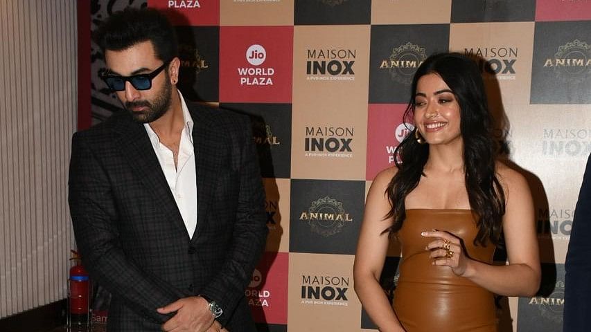 <div class="paragraphs"><p>Photos: Ranbir Kapoor, Rashmika Mandanna Arrive in Style For 'Animal' Screening</p></div>