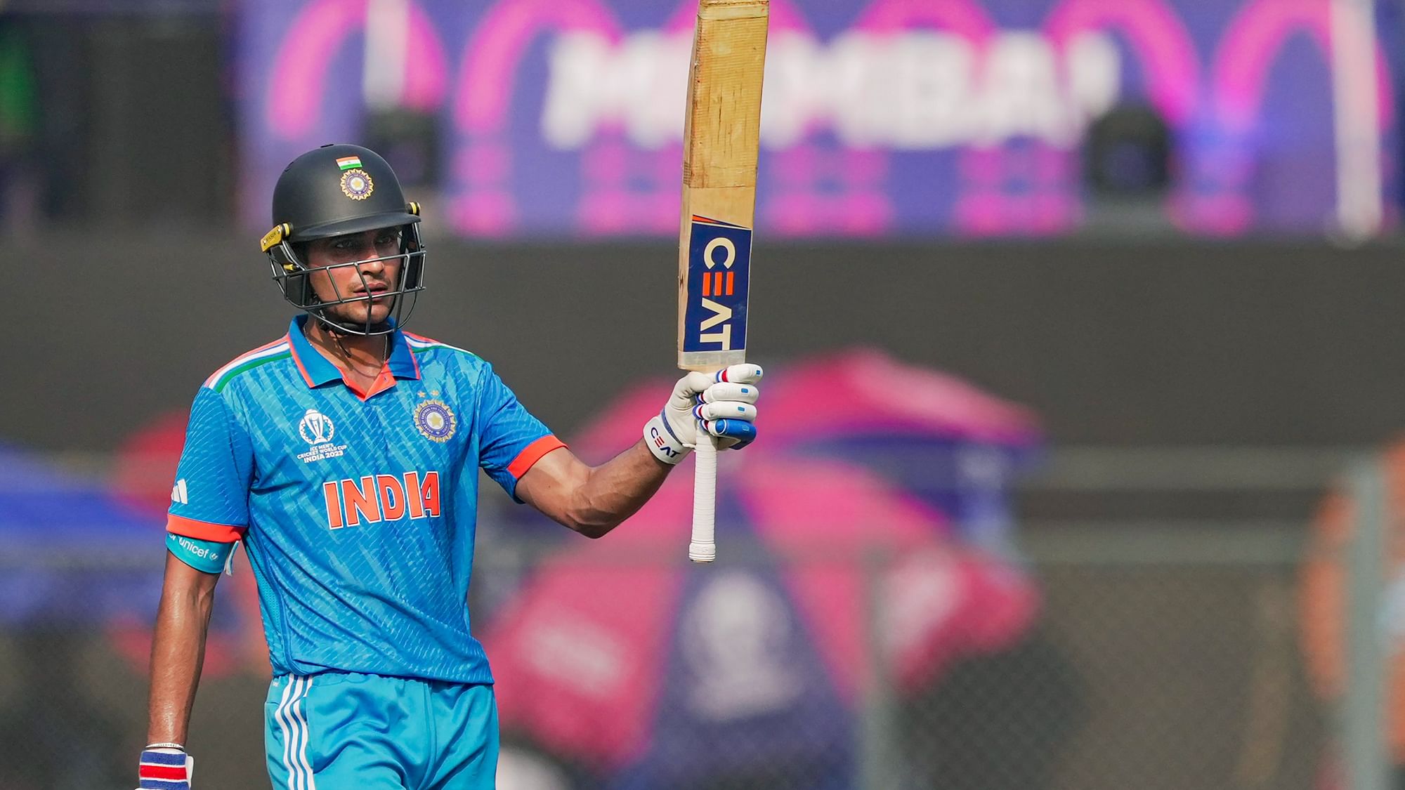 <div class="paragraphs"><p>World Cup 2023: Shubman Gill Reveals He Lost Four Kgs from Dengue, Still Not Fit</p></div>