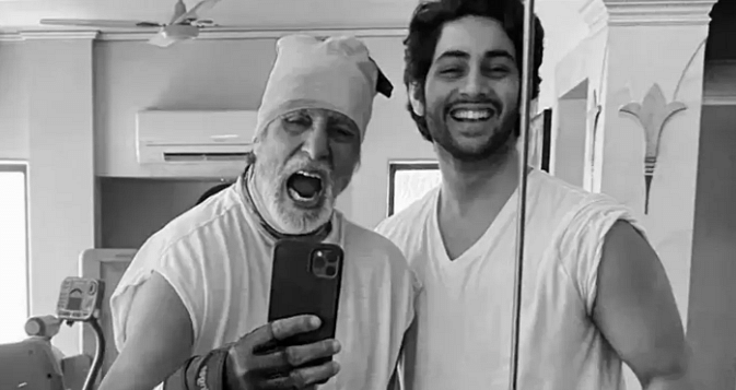 <div class="paragraphs"><p>Amitabh Bachchan on Grandson Agastya's The Archies Trailer</p></div>