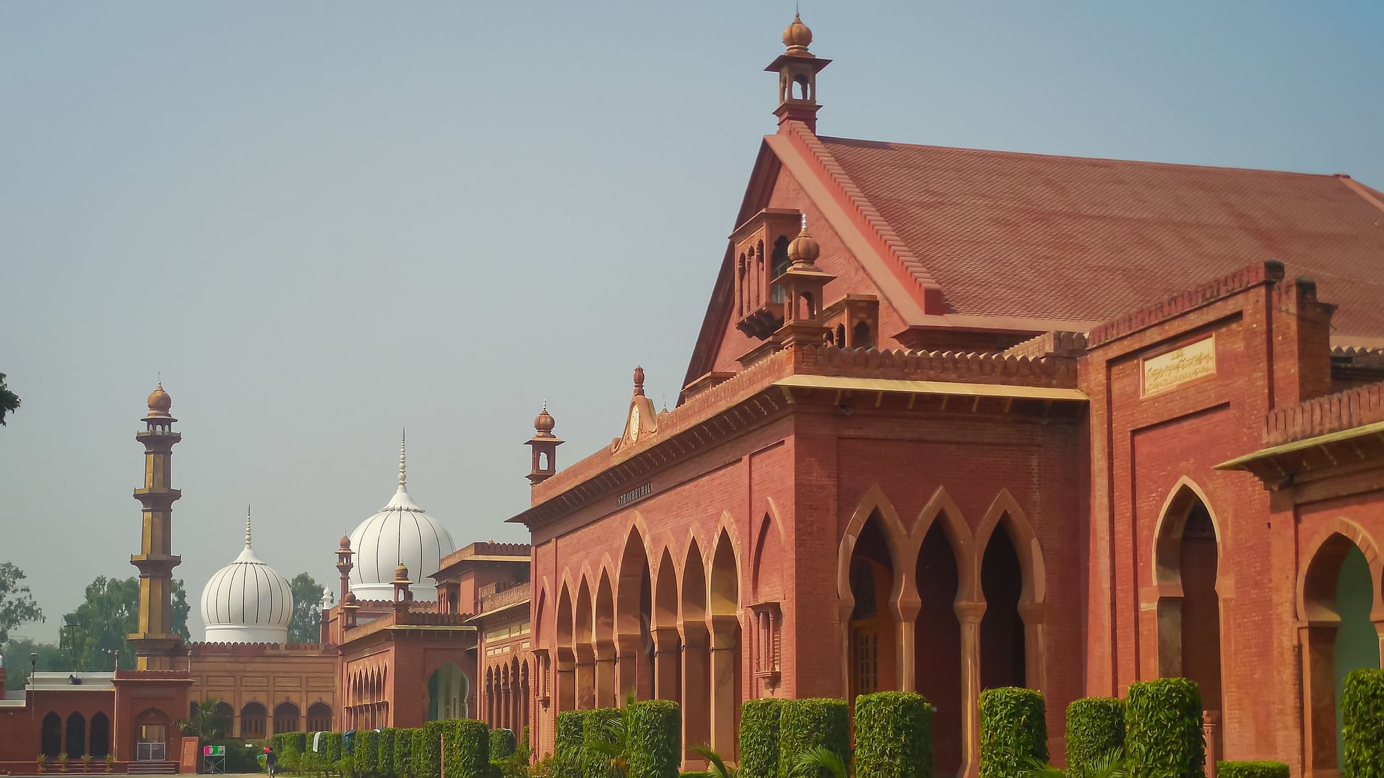 <div class="paragraphs"><p>Strachey Hall and Jama Masjid of Aligarh Muslim University in Aligarh, Uttar Pradesh.</p></div>
