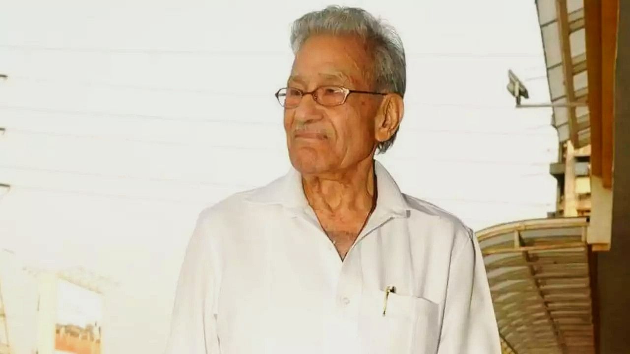 <div class="paragraphs"><p>Veteran Filmmaker Rajkumar Kohli Passes Away at 93</p></div>