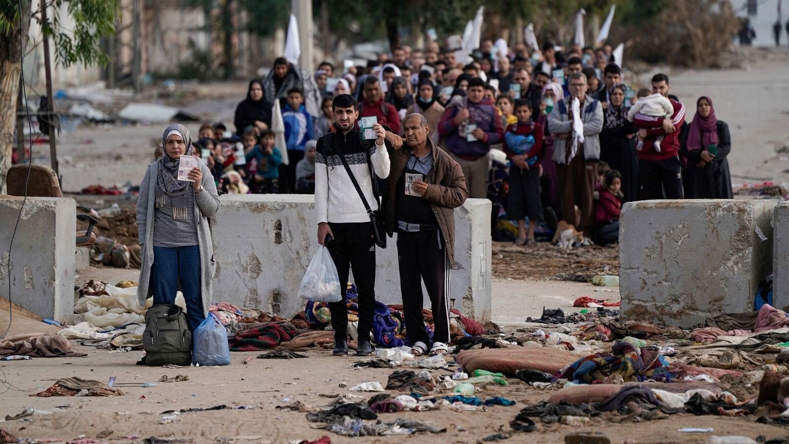 <div class="paragraphs"><p>The Israelis are now looking at southern Gaza which is now flooded by a million refugees from the largely destroyed north.</p></div>